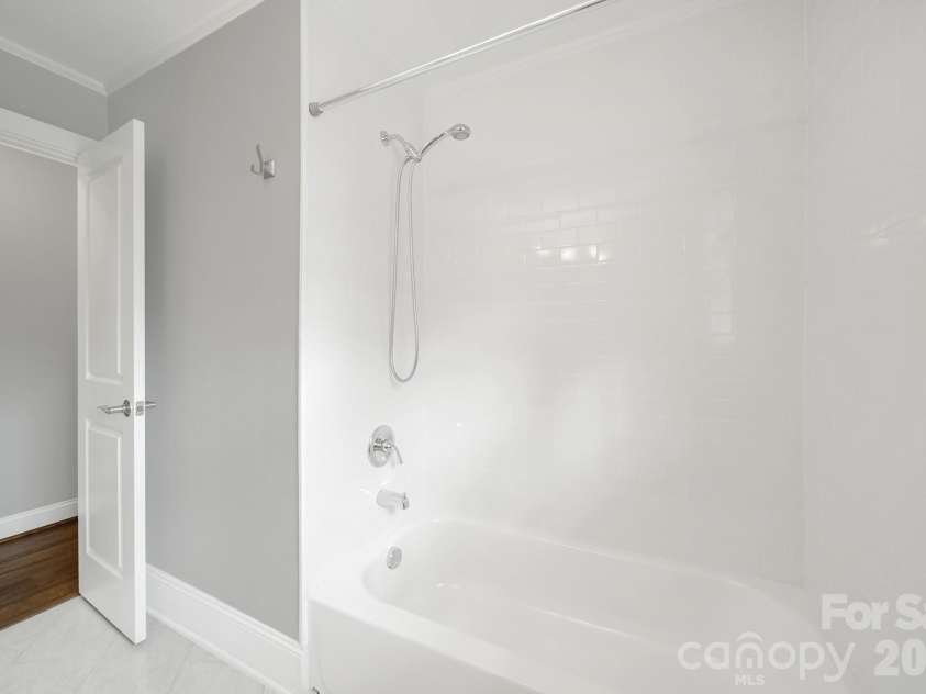 5001 White Oak Road, Charlotte, NC 28210.  MLS# CAR4353228, YatesRealty ID 5019. 