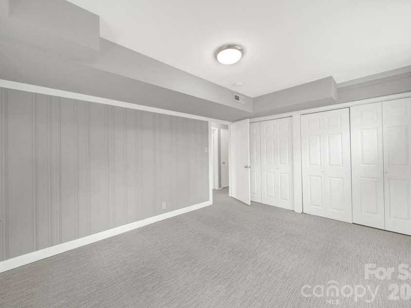 5001 White Oak Road, Charlotte, NC 28210.  MLS# CAR4353228, YatesRealty ID 5019. 