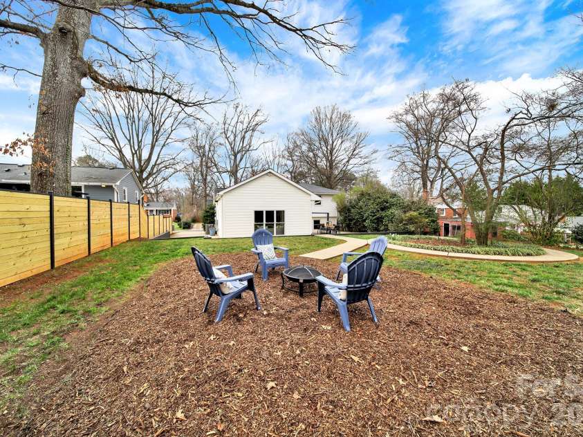 5001 White Oak Road, Charlotte, NC 28210.  MLS# CAR4353228, YatesRealty ID 5019. 