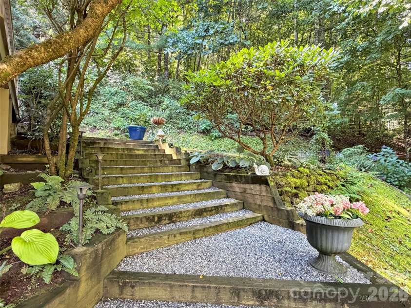 391 Grand Vista Drive, Sylva, NC 28779.  MLS# CAR4420900, YatesRealty ID 50190. 
