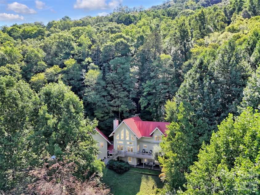 391 Grand Vista Drive, Sylva, NC 28779.  MLS# CAR4420900, YatesRealty ID 50190. 