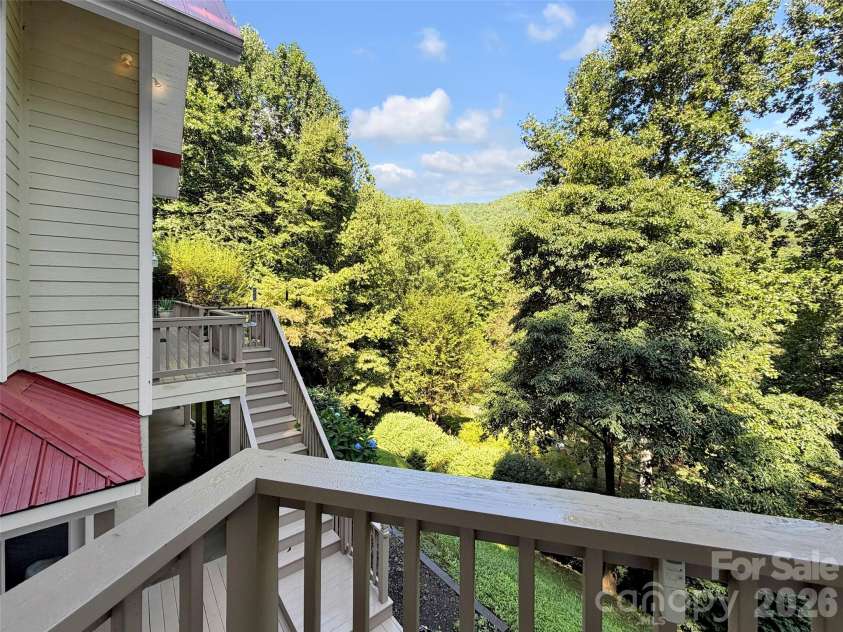 391 Grand Vista Drive, Sylva, NC 28779.  MLS# CAR4420900, YatesRealty ID 50190. 