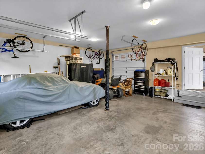 391 Grand Vista Drive, Sylva, NC 28779.  MLS# CAR4420900, YatesRealty ID 50190. 
