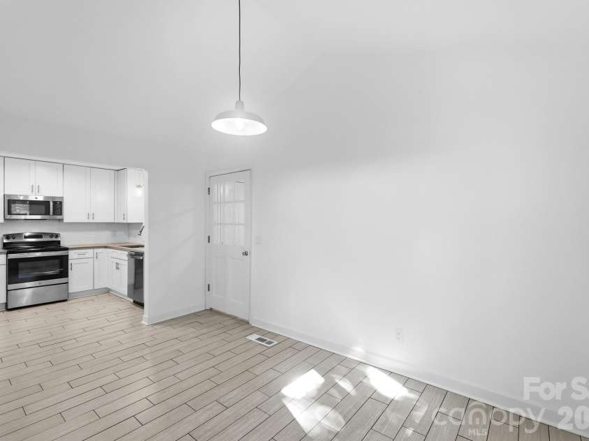 319 Settlement Drive, Midland, NC 28107.  MLS# CAR4418684, YatesRealty ID 50192. 