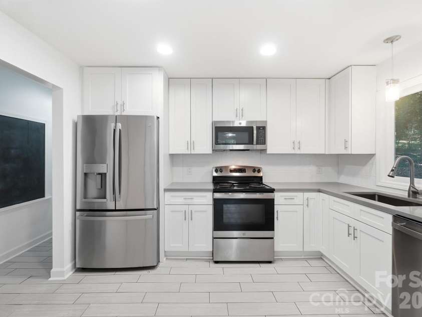 319 Settlement Drive, Midland, NC 28107.  MLS# CAR4418684, YatesRealty ID 50192. 