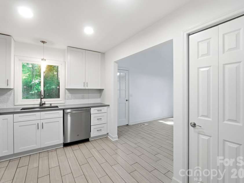319 Settlement Drive, Midland, NC 28107.  MLS# CAR4418684, YatesRealty ID 50192. 