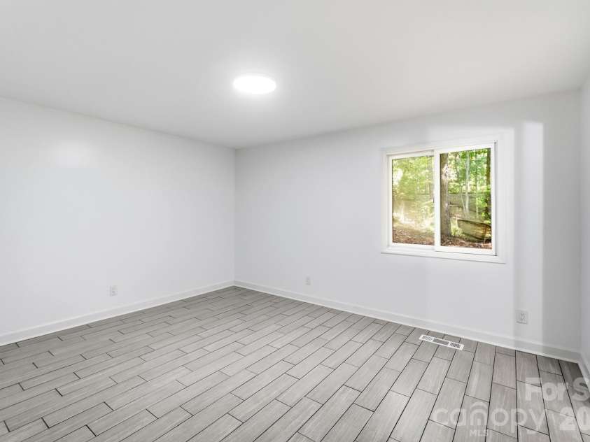 319 Settlement Drive, Midland, NC 28107.  MLS# CAR4418684, YatesRealty ID 50192. 