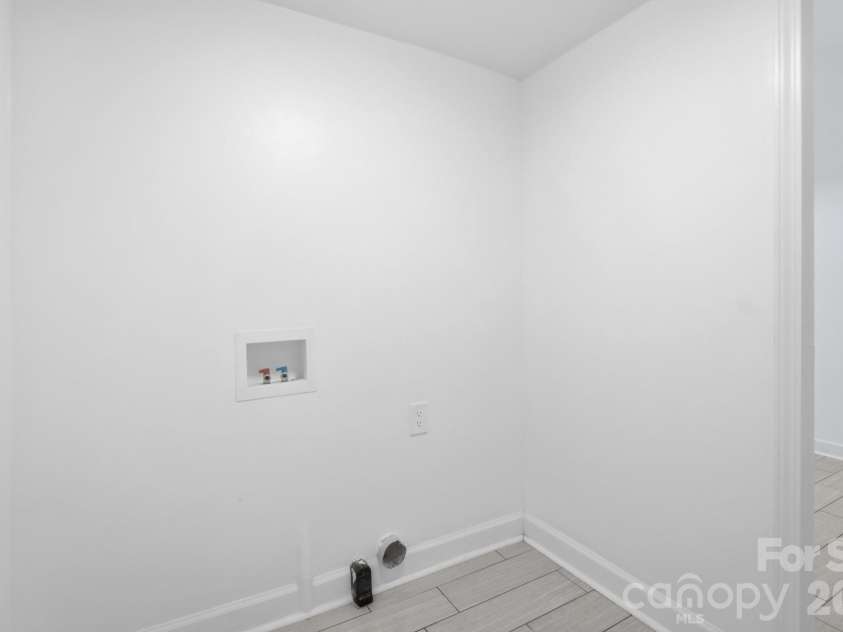 319 Settlement Drive, Midland, NC 28107.  MLS# CAR4418684, YatesRealty ID 50192. 