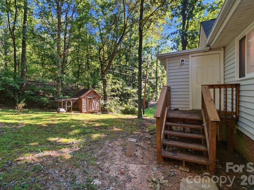 319 Settlement Drive, Midland, NC 28107.  MLS# CAR4418684, YatesRealty ID 50192. 