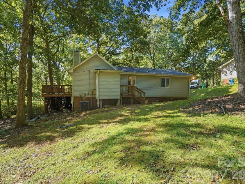 319 Settlement Drive, Midland, NC 28107.  MLS# CAR4418684, YatesRealty ID 50192. 
