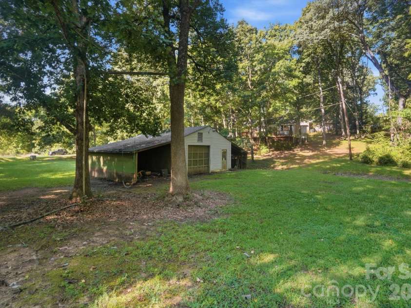 319 Settlement Drive, Midland, NC 28107.  MLS# CAR4418684, YatesRealty ID 50192. 