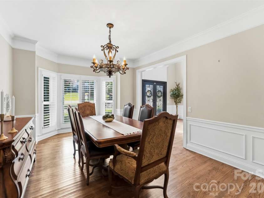 7337 Versailles Lane, Charlotte, NC 28277.  MLS# CAR4418758, YatesRealty ID 50195. Generous dimensions provide ample room for a large dining table and additional serving furniture