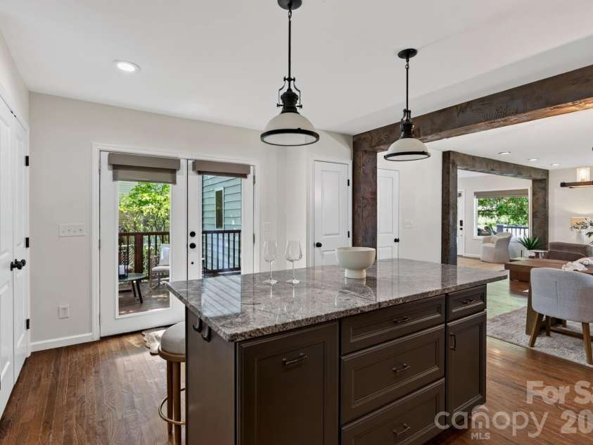 63 Westwood Place, Asheville, NC 28806.  MLS# CAR4417640, YatesRealty ID 50197. 