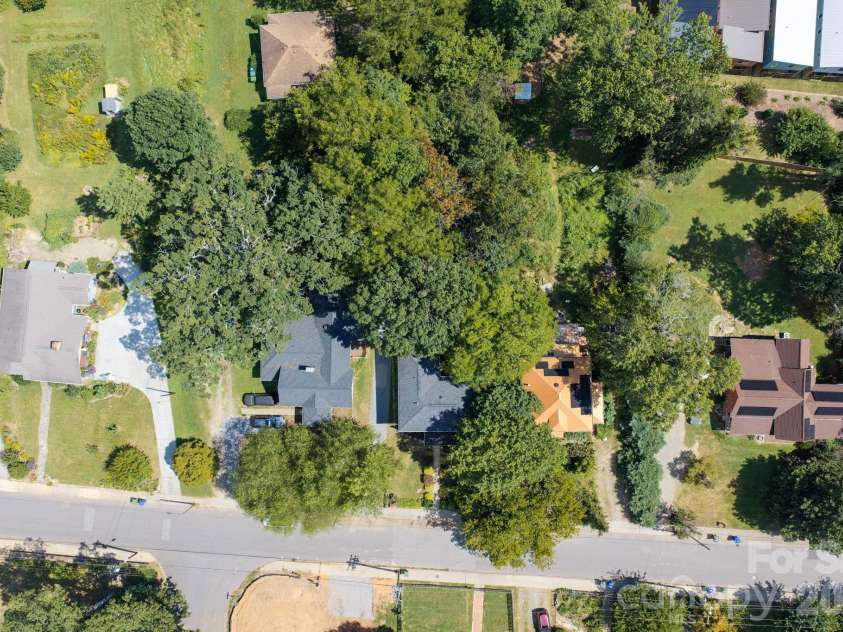 63 Westwood Place, Asheville, NC 28806.  MLS# CAR4417640, YatesRealty ID 50197. 