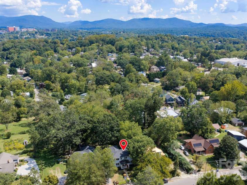 63 Westwood Place, Asheville, NC 28806.  MLS# CAR4417640, YatesRealty ID 50197. 
