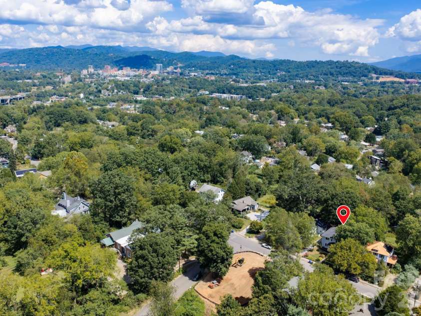 63 Westwood Place, Asheville, NC 28806.  MLS# CAR4417640, YatesRealty ID 50197. 