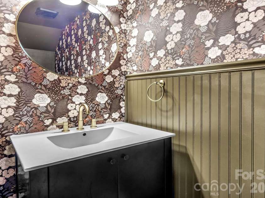 8228 Legare Court, Charlotte, NC 28210.  MLS# CAR4418862, YatesRealty ID 50198. 