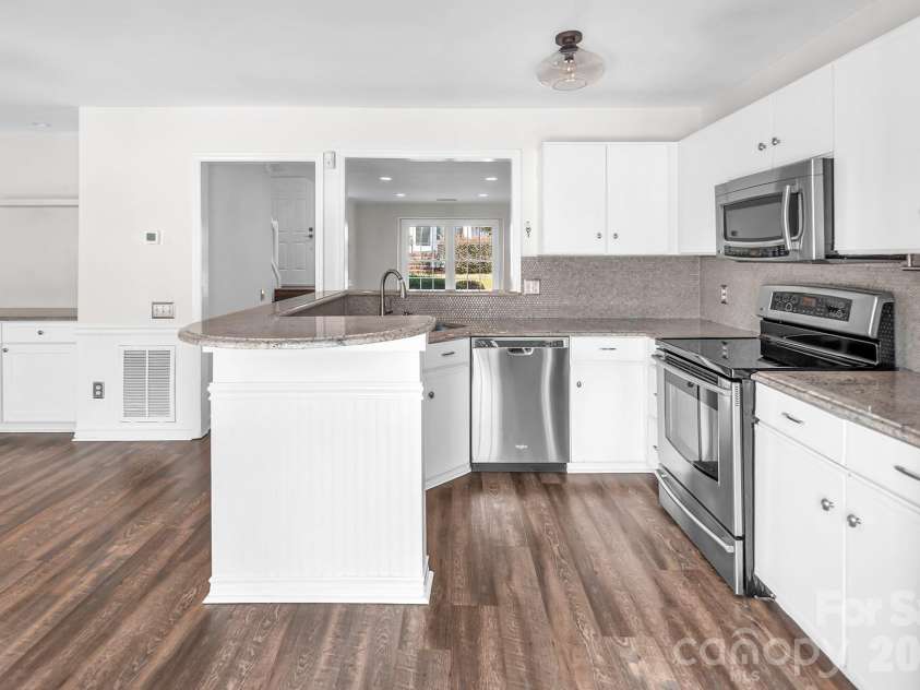 8228 Legare Court, Charlotte, NC 28210.  MLS# CAR4418862, YatesRealty ID 50198. 