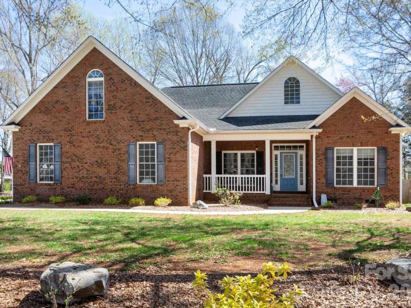 1525 Garrett Landen Drive, Clover, SC 29710.  MLS# CAR4357424, YatesRealty ID 5020. 