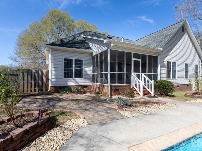 1525 Garrett Landen Drive, Clover, SC 29710.  MLS# CAR4357424, YatesRealty ID 5020. 