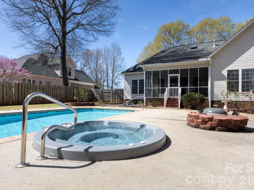1525 Garrett Landen Drive, Clover, SC 29710.  MLS# CAR4357424, YatesRealty ID 5020. 