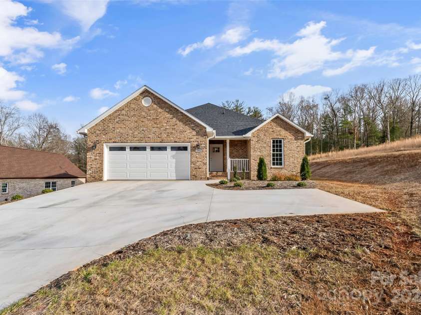 792 Harris Avenue, Valdese, NC 28690.  MLS# CAR4209962, YatesRealty ID 5020. 
