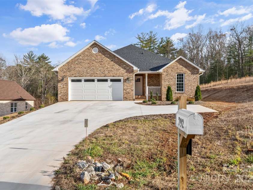 792 Harris Avenue, Valdese, NC 28690.  MLS# CAR4209962, YatesRealty ID 5020. 