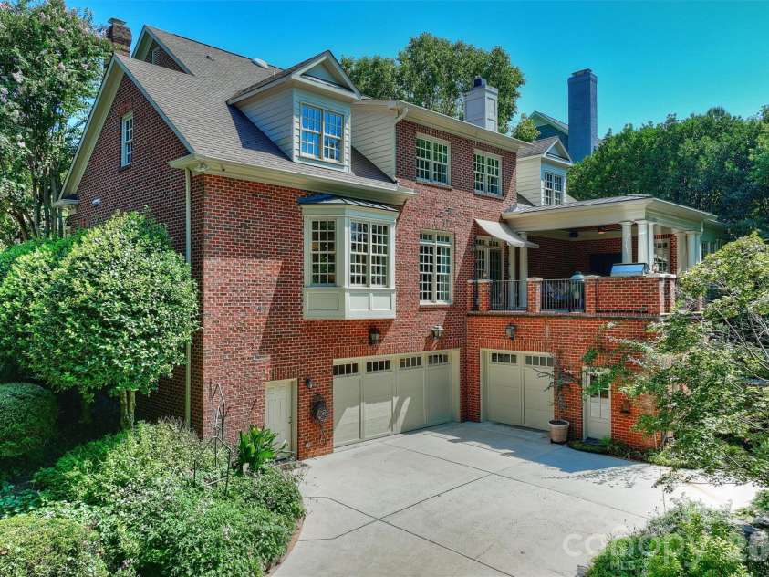 2115 Foxcroft Woods Lane, Charlotte, NC 28211.  MLS# CAR4418029, YatesRealty ID 50200. Come back soon!