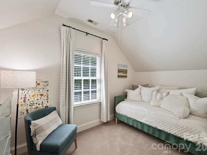 2115 Foxcroft Woods Lane, Charlotte, NC 28211.  MLS# CAR4418029, YatesRealty ID 50200. Flex space off Bedroom 5