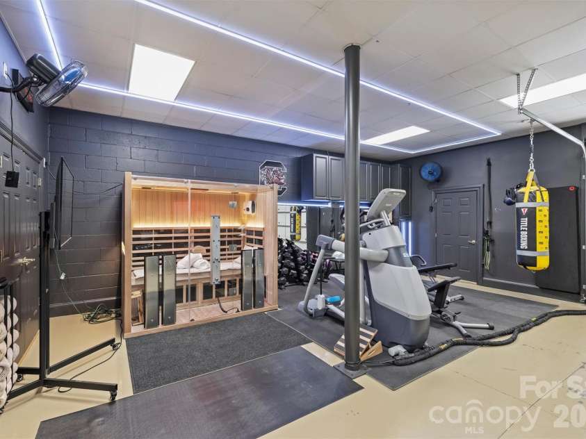 2115 Foxcroft Woods Lane, Charlotte, NC 28211.  MLS# CAR4418029, YatesRealty ID 50200. Home Gym