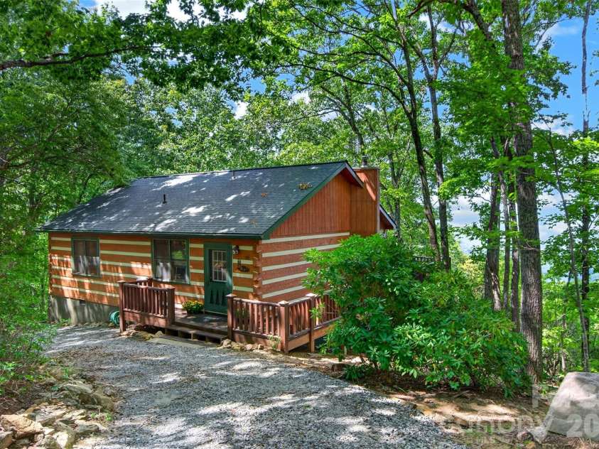 50 Cherokee Lane, Swannanoa, NC 28778.  MLS# CAR4418534, YatesRealty ID 50202. 