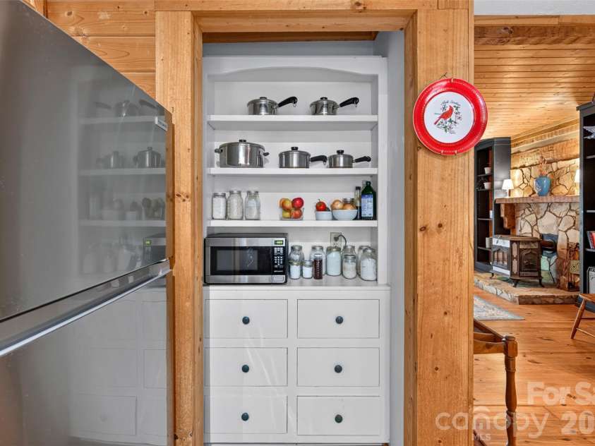 50 Cherokee Lane, Swannanoa, NC 28778.  MLS# CAR4418534, YatesRealty ID 50202. 