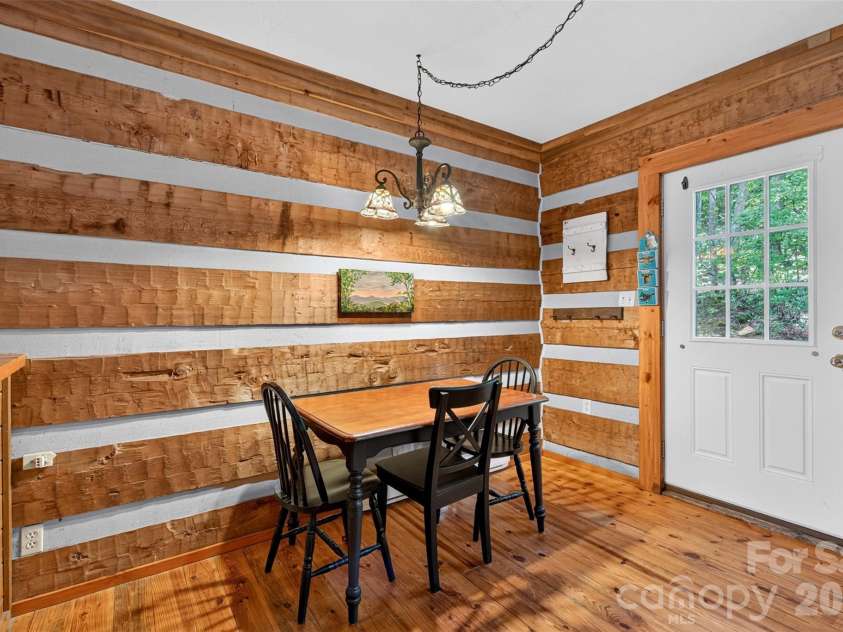 50 Cherokee Lane, Swannanoa, NC 28778.  MLS# CAR4418534, YatesRealty ID 50202. 