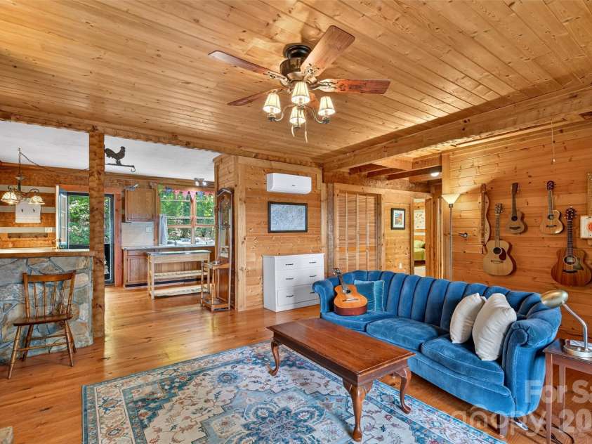 50 Cherokee Lane, Swannanoa, NC 28778.  MLS# CAR4418534, YatesRealty ID 50202. 