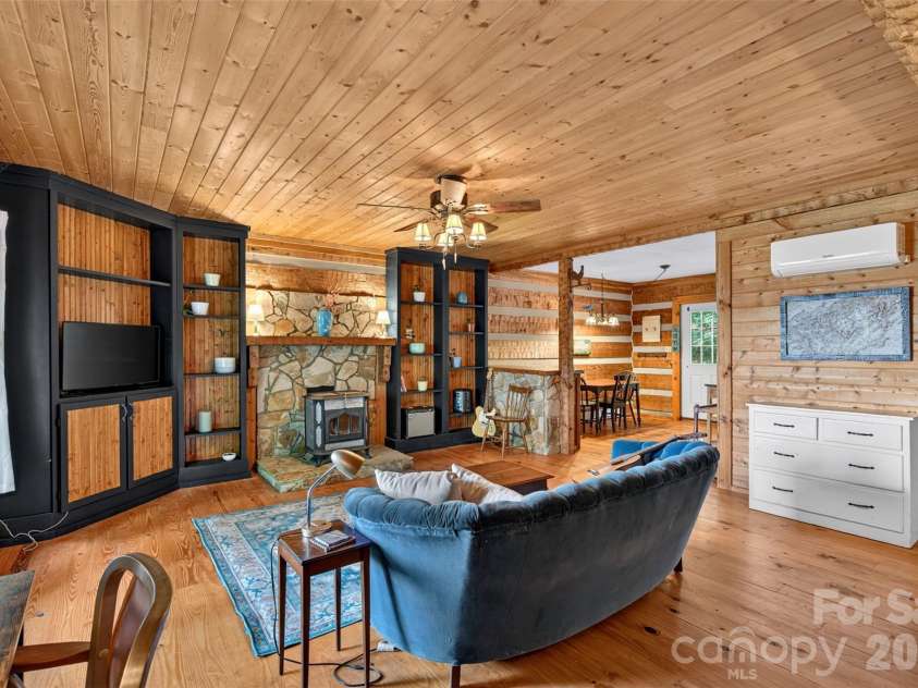 50 Cherokee Lane, Swannanoa, NC 28778.  MLS# CAR4418534, YatesRealty ID 50202. 