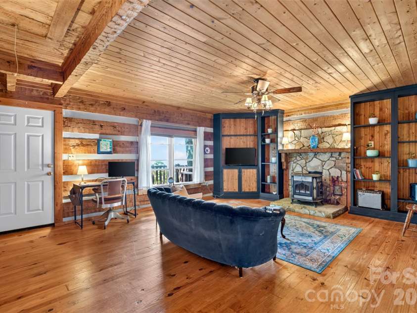 50 Cherokee Lane, Swannanoa, NC 28778.  MLS# CAR4418534, YatesRealty ID 50202. 