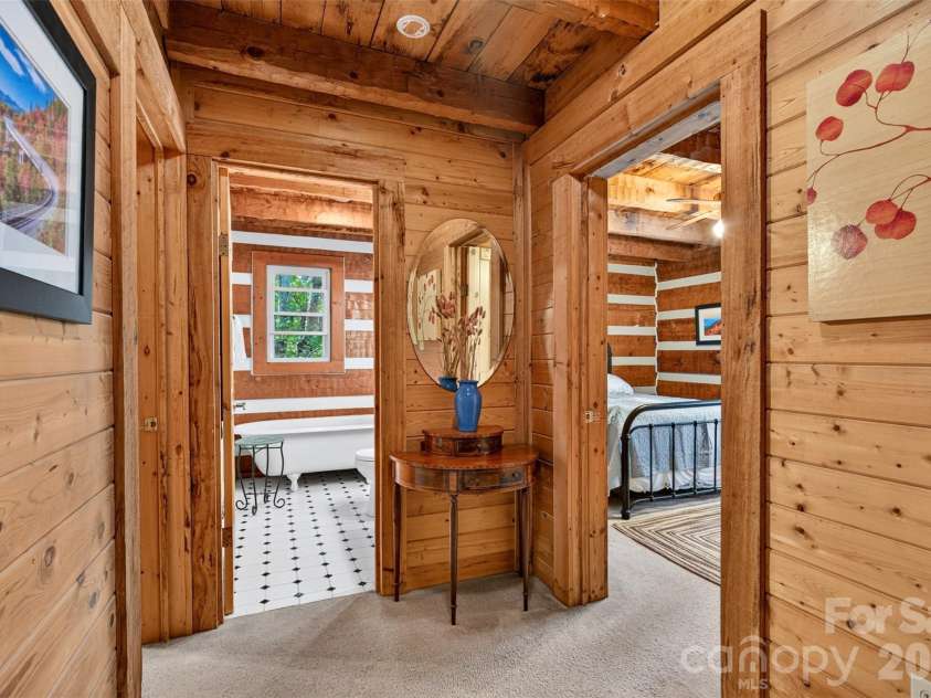50 Cherokee Lane, Swannanoa, NC 28778.  MLS# CAR4418534, YatesRealty ID 50202. 