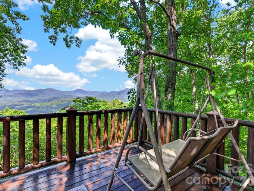 50 Cherokee Lane, Swannanoa, NC 28778.  MLS# CAR4418534, YatesRealty ID 50202. 