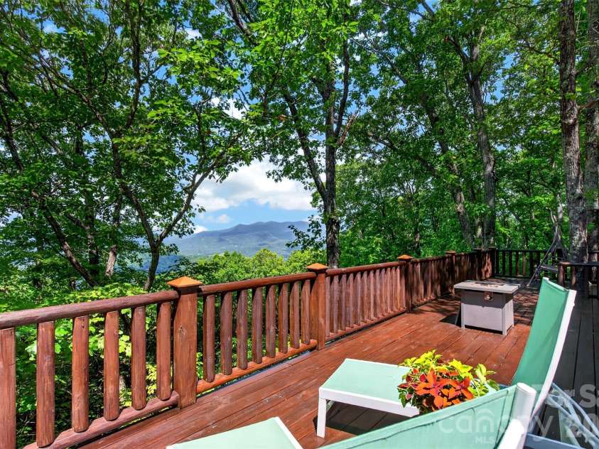 50 Cherokee Lane, Swannanoa, NC 28778.  MLS# CAR4418534, YatesRealty ID 50202. 