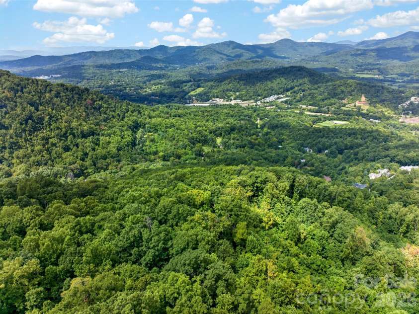 50 Cherokee Lane, Swannanoa, NC 28778.  MLS# CAR4418534, YatesRealty ID 50202. 