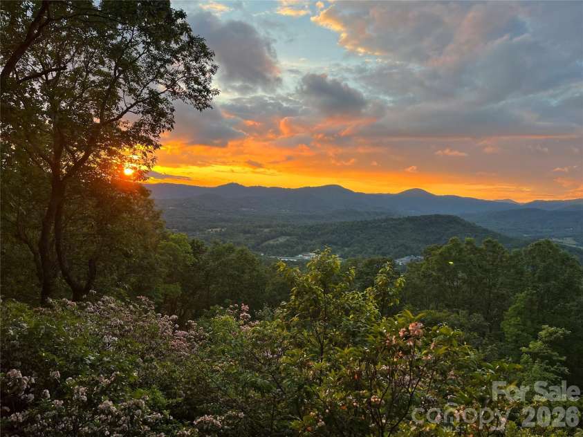 50 Cherokee Lane, Swannanoa, NC 28778.  MLS# CAR4418534, YatesRealty ID 50202. 