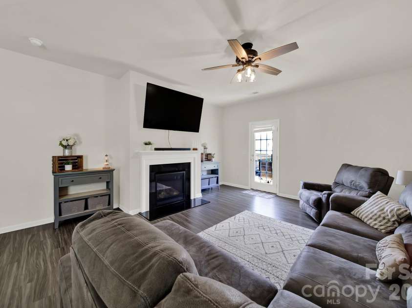 191 Willow Valley Drive, Mooresville, NC 28115.  MLS# CAR4396479, YatesRealty ID 50205. 