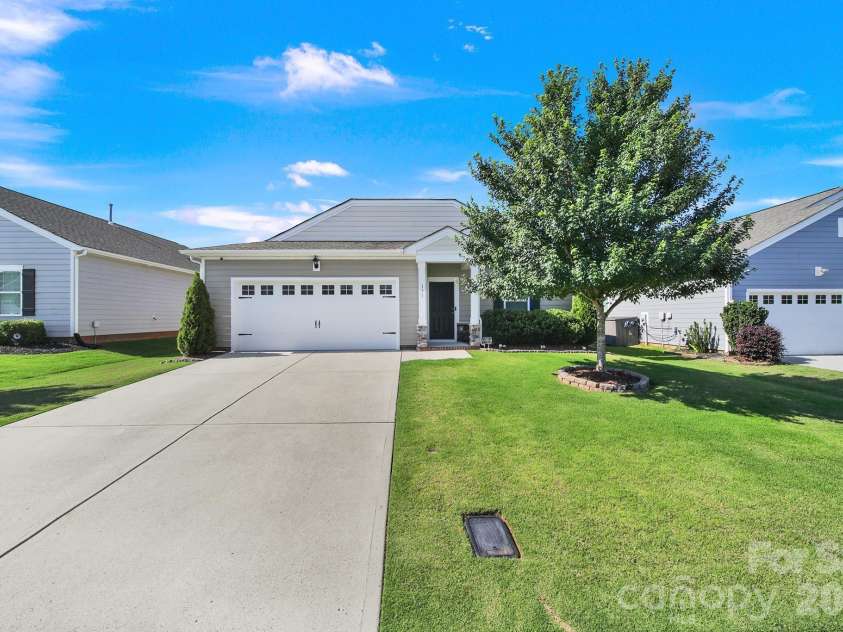 191 Willow Valley Drive, Mooresville, NC 28115.  MLS# CAR4396479, YatesRealty ID 50205. 