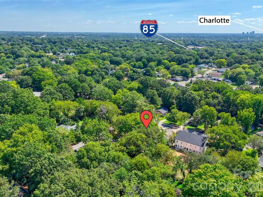 806 Cantwell Street, Charlotte, NC 28208.  MLS# CAR4411359, YatesRealty ID 50206. 