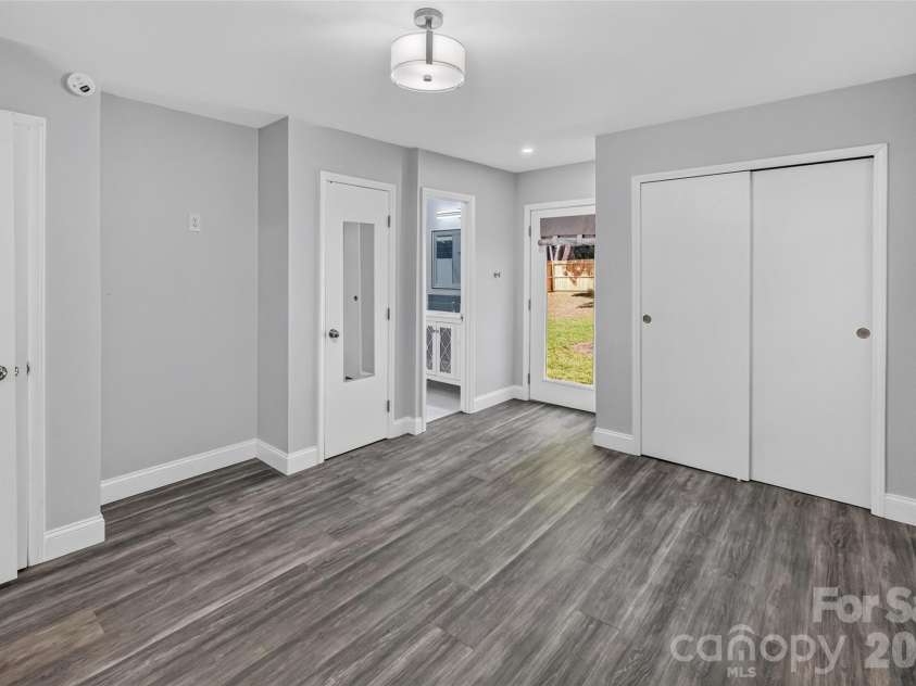 806 Cantwell Street, Charlotte, NC 28208.  MLS# CAR4411359, YatesRealty ID 50206. Multiple closets