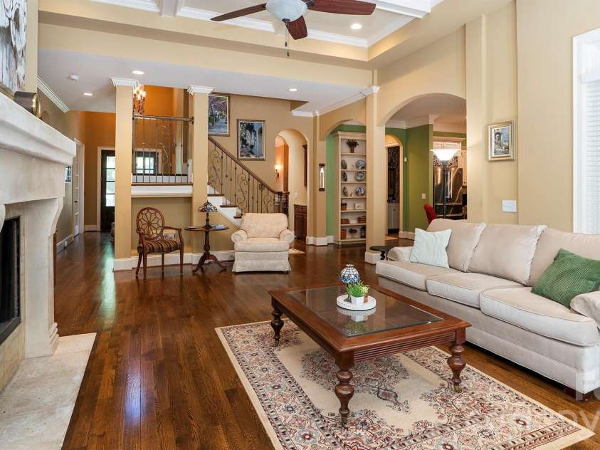 7786 Chapel Creek Drive, Denver, NC 28037.  MLS# CAR4407968, YatesRealty ID 50207. Gorgeous hardwoods throughout first floor...