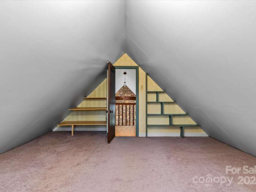 1074 Oakridge Farm Highway, Mooresville, NC 28115.  MLS# CAR4244773, YatesRealty ID 5021. 