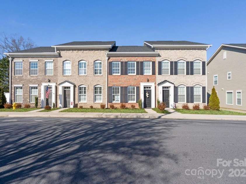 110 Pine Street, Lincolnton, NC 28092.  MLS# CAR4263532, YatesRealty ID 5021. 