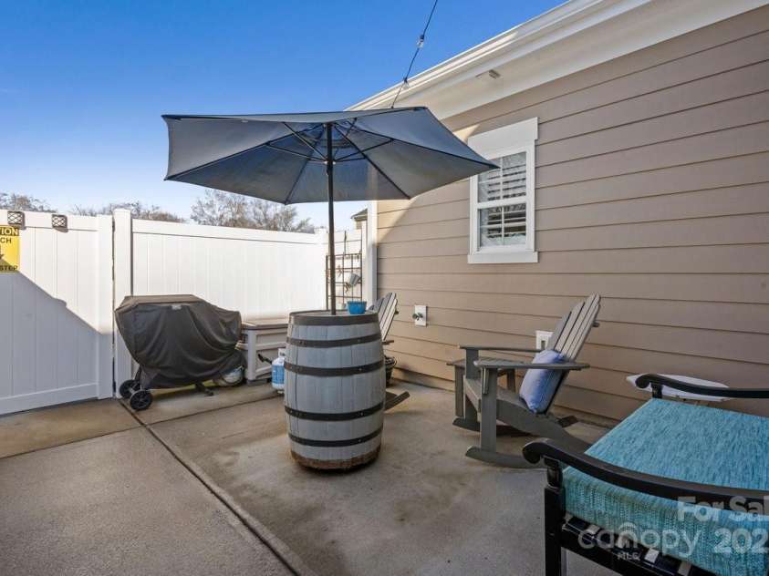 110 Pine Street, Lincolnton, NC 28092.  MLS# CAR4263532, YatesRealty ID 5021. 