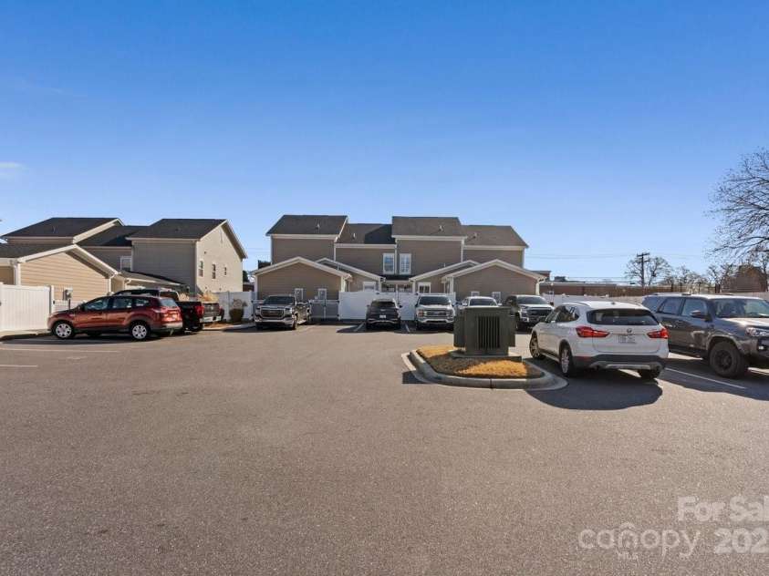 110 Pine Street, Lincolnton, NC 28092.  MLS# CAR4263532, YatesRealty ID 5021. 